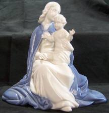 5211 blue white Madonna with baby jesus