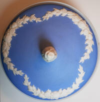 6757 Wedgewood Covered Dish