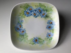 6832-1-tableware-blue-daisies-sherry-chapin