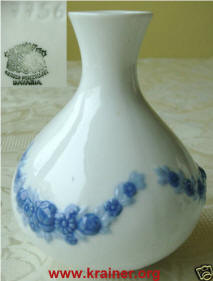 #7756 Vase with Blue Flower Garland