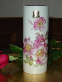 Gerold Porzellan Wild Rose Cylindrical Vase Front view