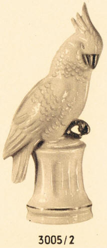 3002/5 Parrot on Pedestal