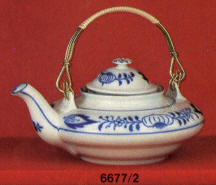 6677/2 Blue Onion Tea Pot