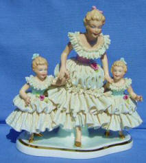 Gerold Porzellan Victorian Mom & Daughters