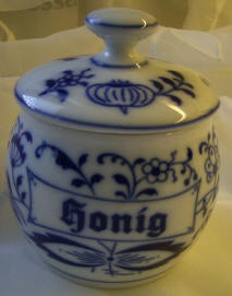 Gerold Porzellan Blue Onion Honey Jar