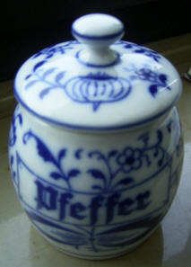 Gerold Porzellan Blue Onion Pepper Jar
